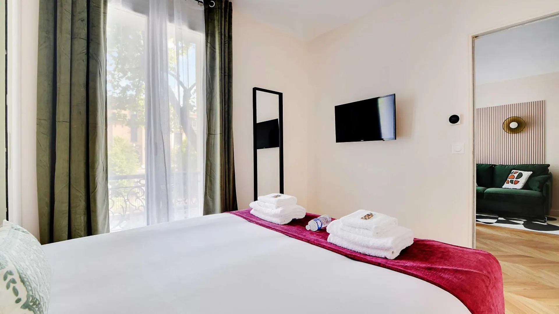 Apartment Parisian With Air Conditioning Eiffel Tower Frankreich