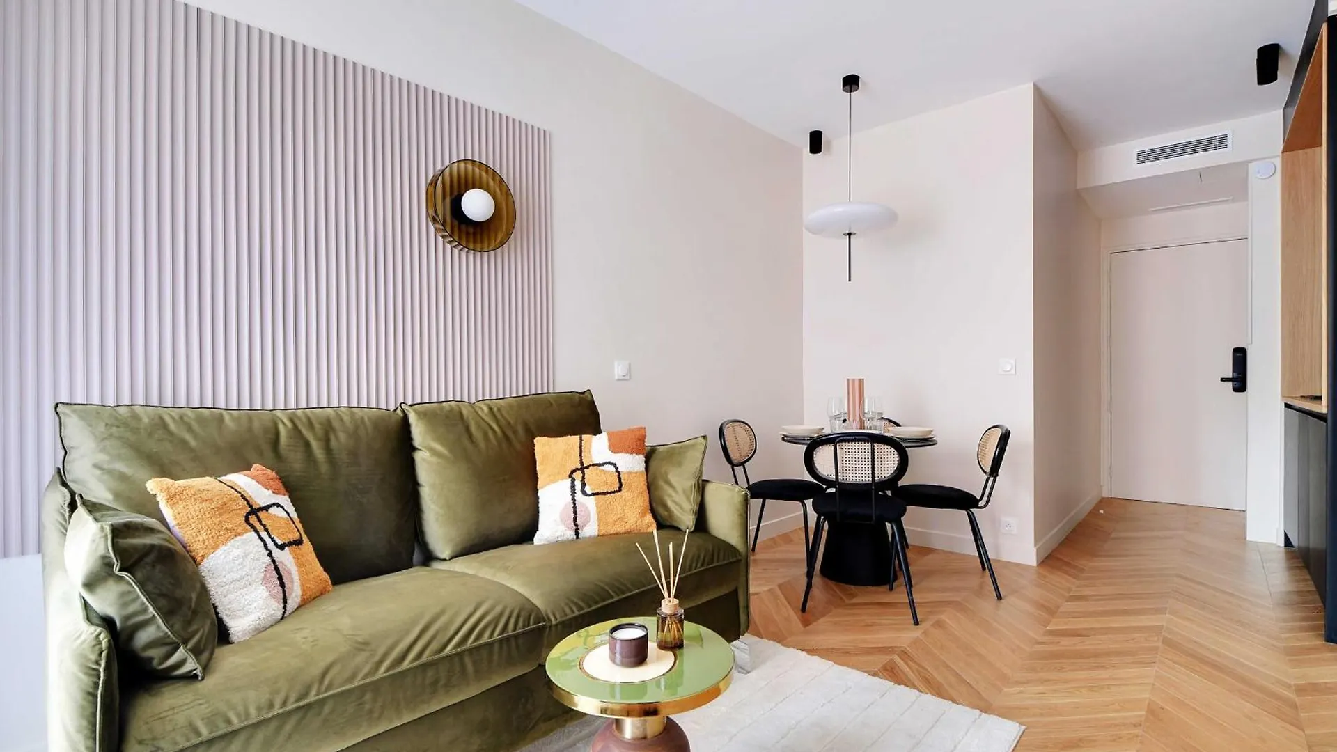 Apartment Parisian With Air Conditioning Eiffel Tower