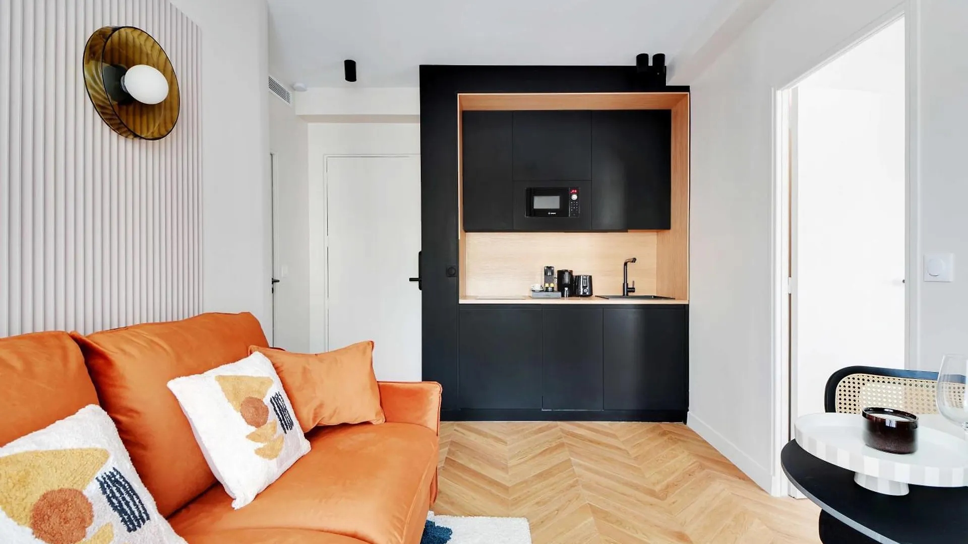 Apartment Parisian With Air Conditioning Eiffel Tower