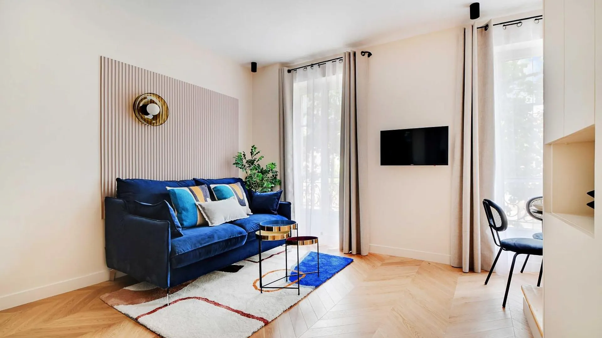 Apartment Parisian With Air Conditioning Eiffel Tower